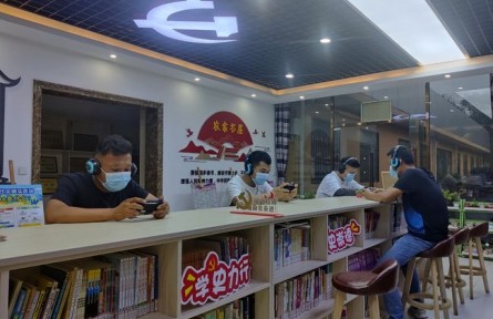 江蘇揚州趙莊村農家書屋創(chuàng)新模式助推全民學習熱潮