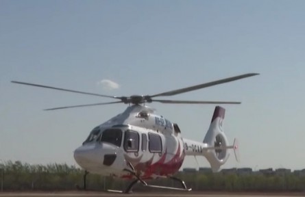 天津：國產新型直升機AC332首飛成功
