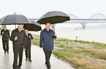 習近平：推進生態(tài)文明建設需要處理好幾個重大關系