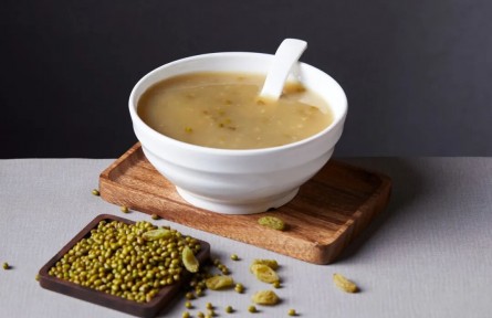 辟謠|吃藥時(shí)不能喝綠豆湯，會(huì)“解藥”？